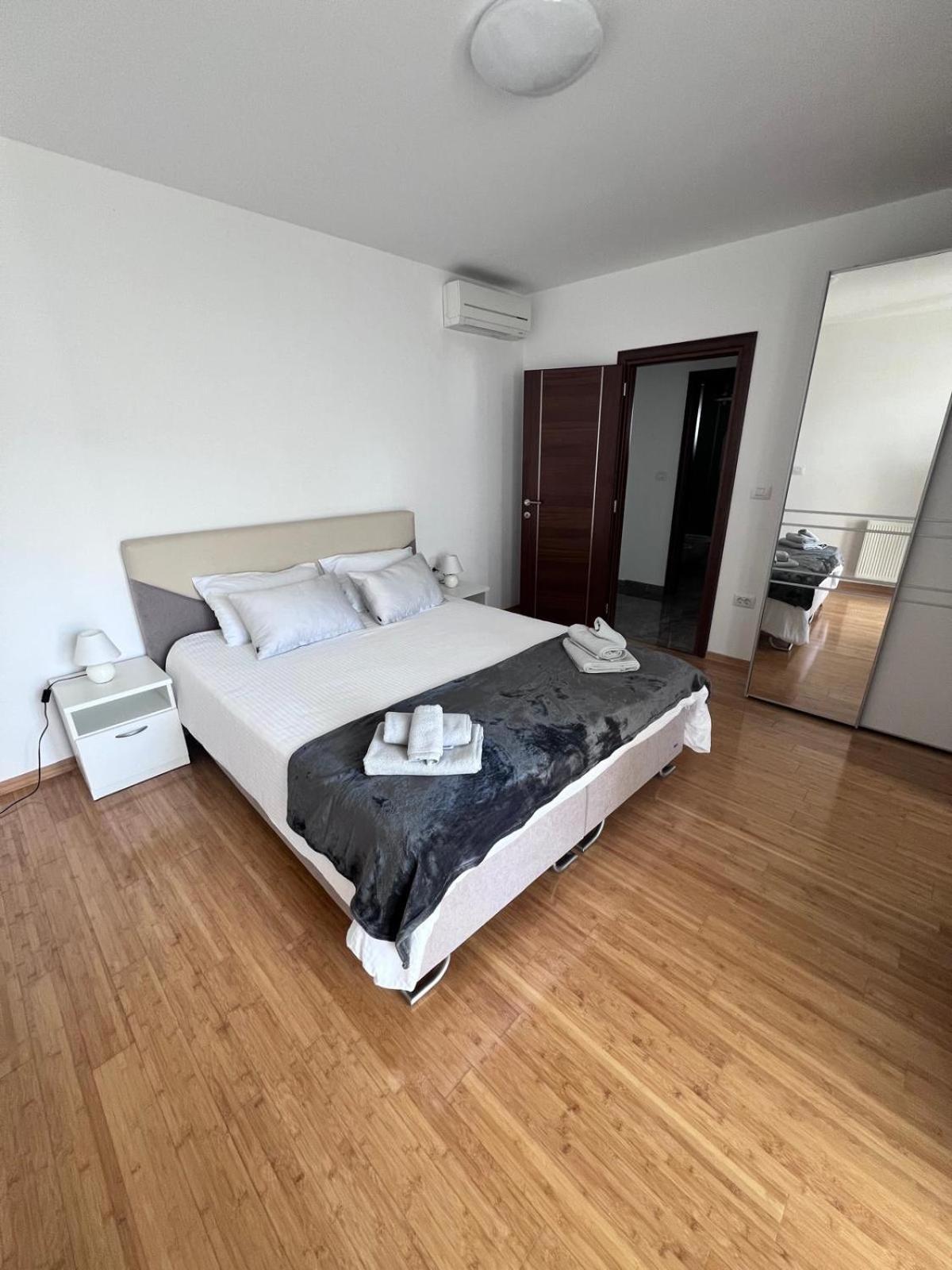 Seascape Deluxe Residence Pjescana Uvala Eksteriør billede