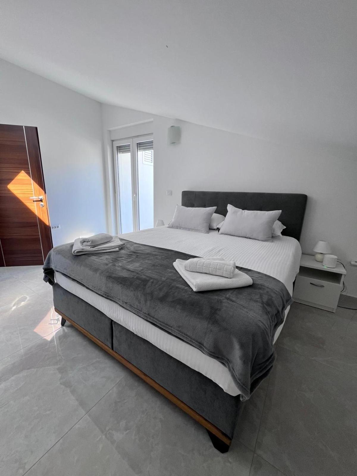 Seascape Deluxe Residence Pjescana Uvala Eksteriør billede